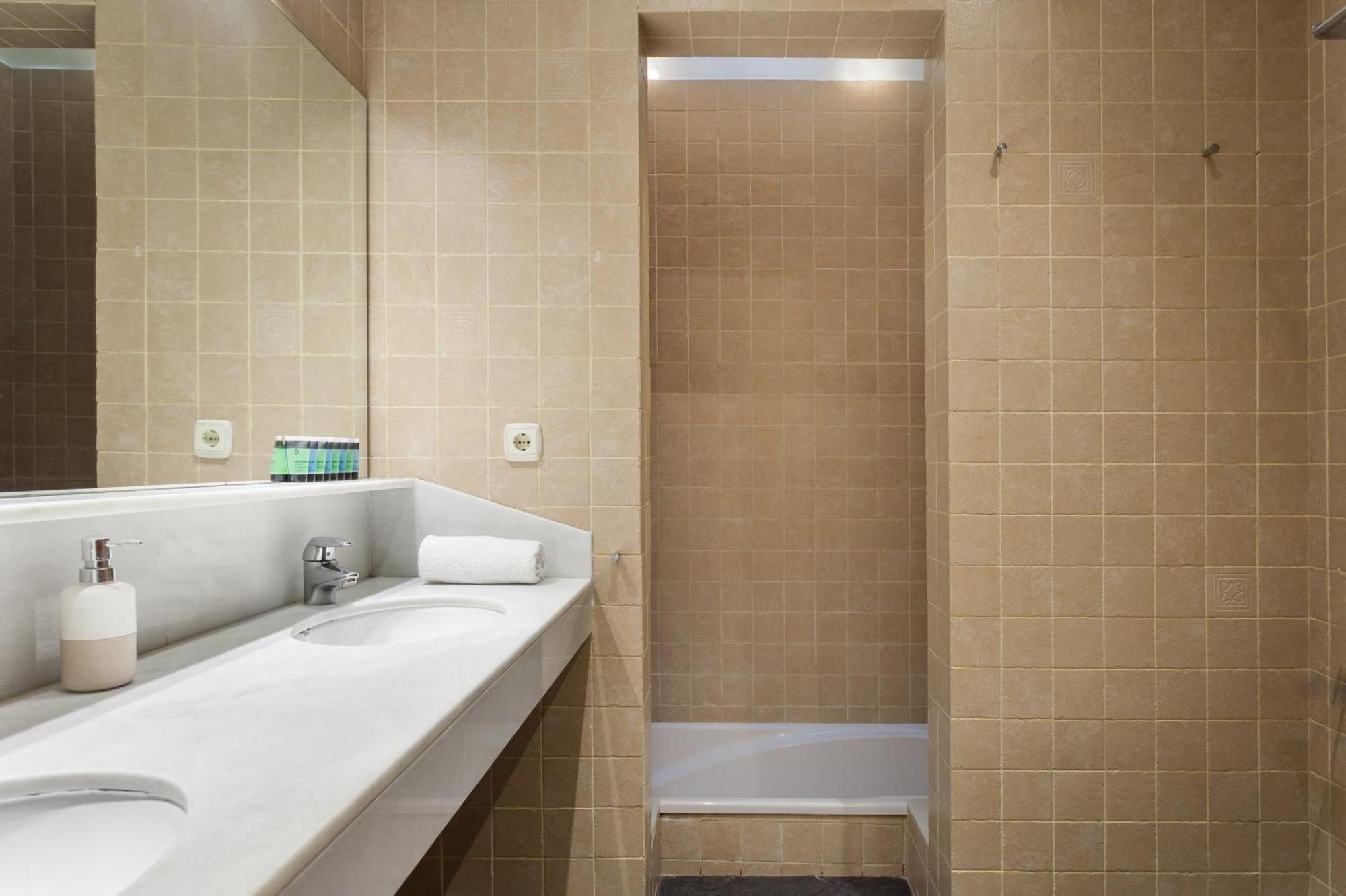 Art House Sagrada Familia Appartement Barcelona Buitenkant foto