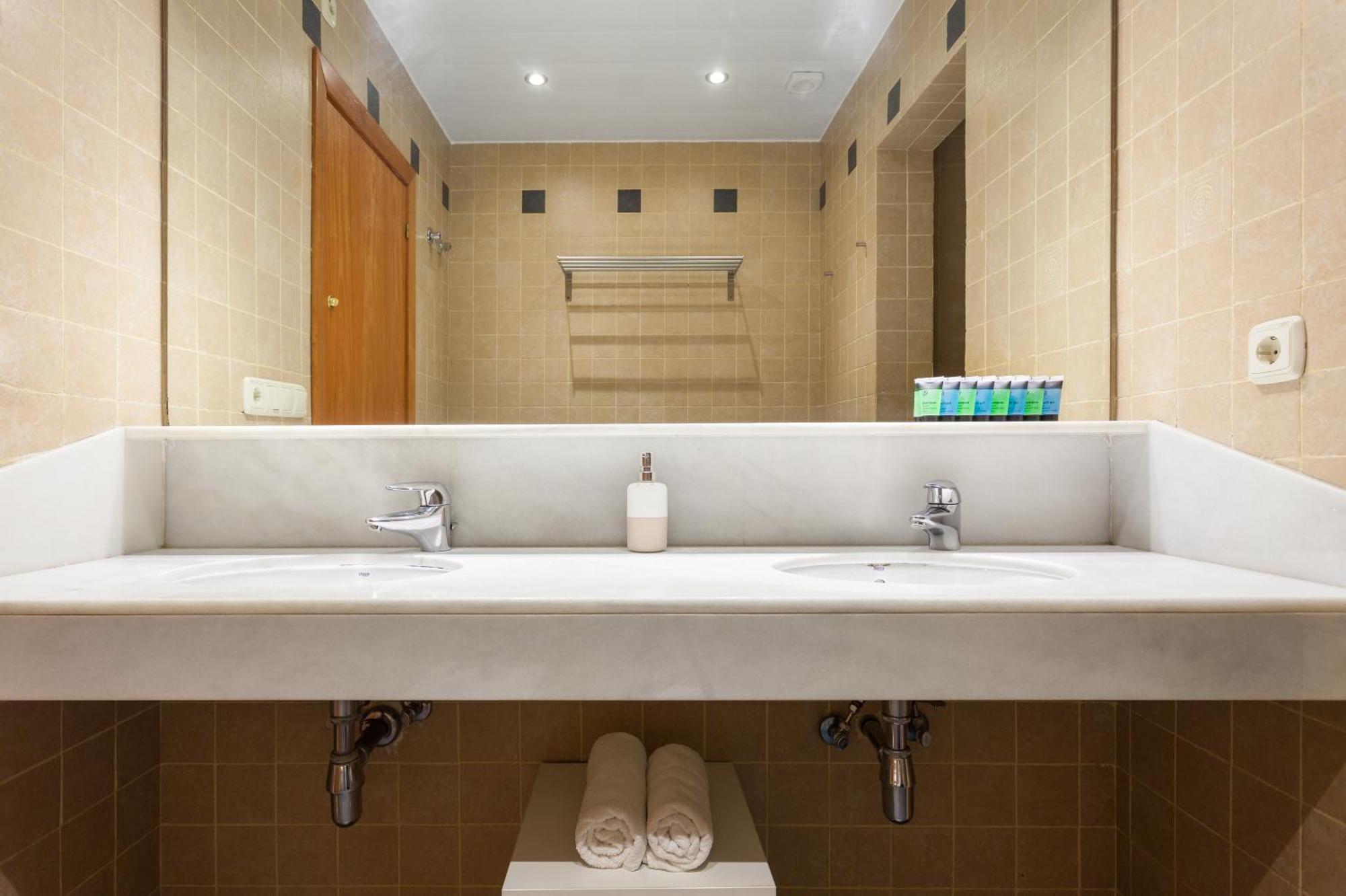Art House Sagrada Familia Appartement Barcelona Buitenkant foto